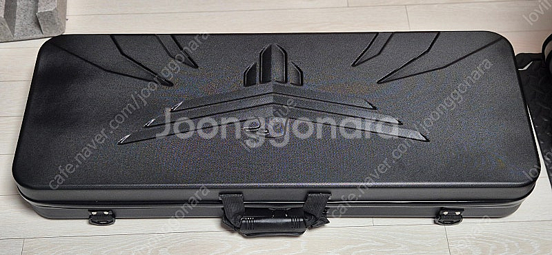 몽콕 하드 건케이스를 택포 4만원에 판매합니다.--2