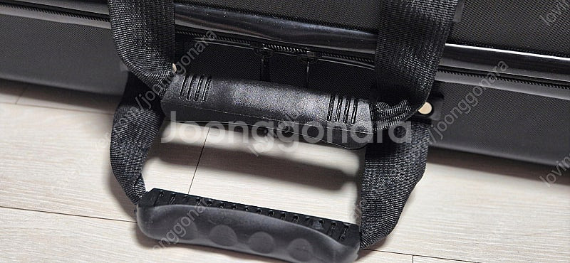 몽콕 하드 건케이스를 택포 4만원에 판매합니다.--3