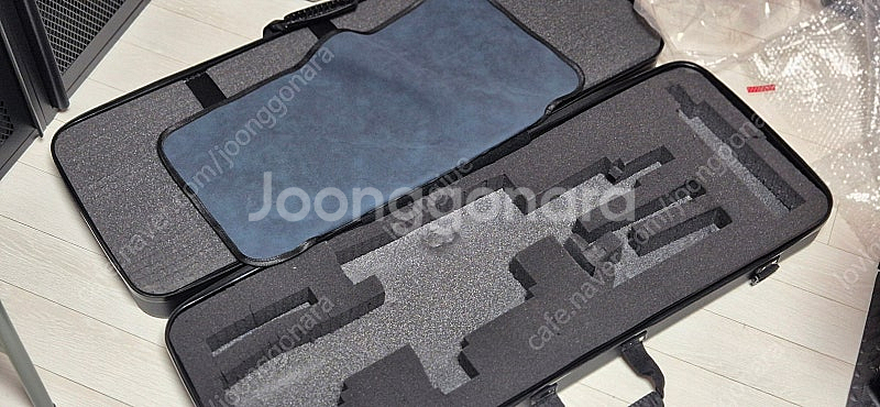 몽콕 하드 건케이스를 택포 4만원에 판매합니다.--6