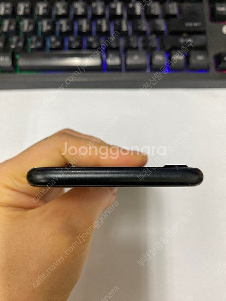 206371 아이폰SE2 블랙 A급 64GB 무잔상 배...--2
