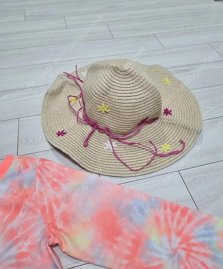 갭키즈 여아 래시가드 수영복+ 비치모자--1