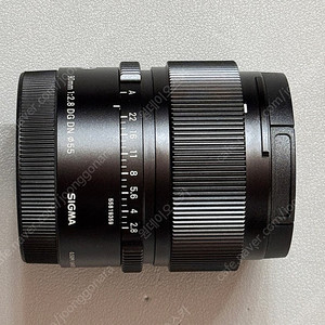 시그마 90mm f2.8 dg dn 팝니다.