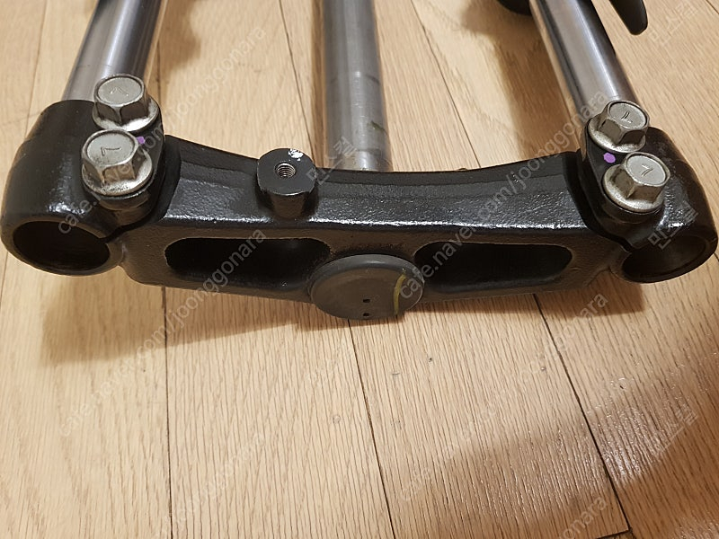 에어록스155 삼발이 강화스프링 및 모튤 20w 포크오일 작업(가격내림 25->22만원) 이미지