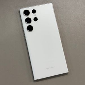 갤럭시S23울트라 크림색상 512용량 미파손 무잔상 상태좋은 특A급 깔끔한 단말기 55만 판매합니다