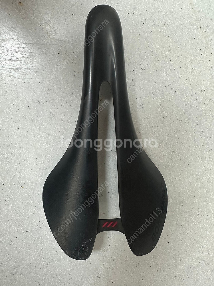 트랙 본트래거 xxx풀카본 68g 안장--1
