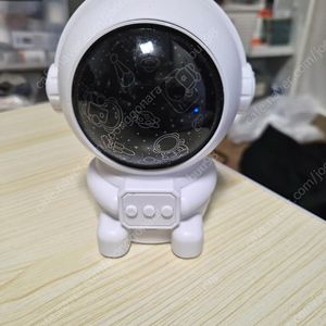 우주비행사 회전미러볼 팝니다