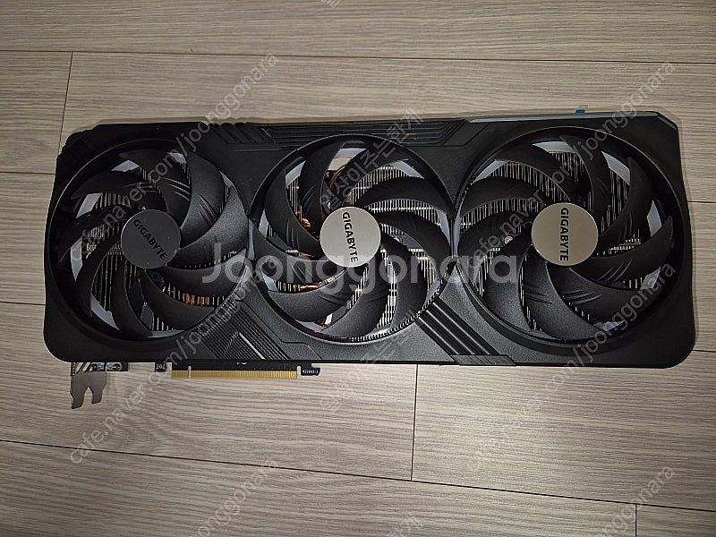 기가바이트 RTX 4090 gaming oc--1