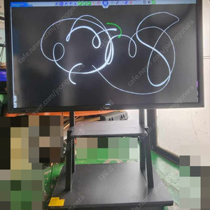 QLED급 선명한 대형 전자칠판 84인치