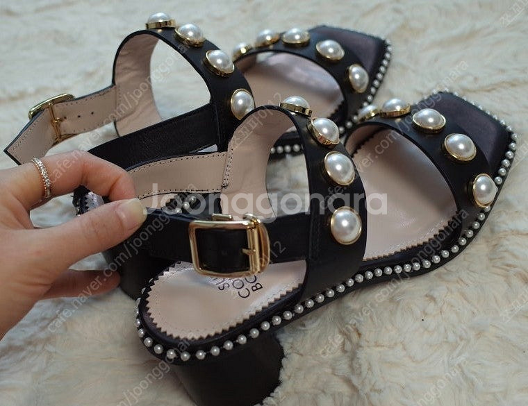 슈콤마보니 220~225사이즈--1