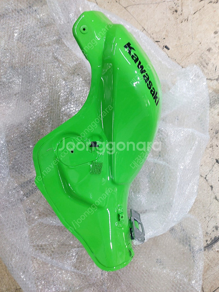20년식 zx10r 휴엘탱크팝니다.--3