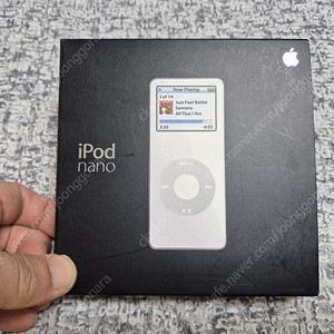 APPLE IPOD NANO 1세대 1G WHITE 색상 박스풀 미사용품 판매합니다.