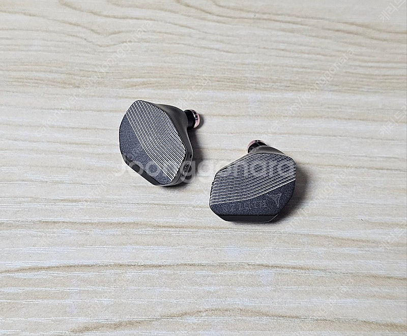 hidizs mp143 유선 이어폰--1