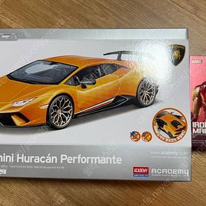 아카데미 과학 1:24 람보르기니 우라칸 프라모델 + Zdtoys 아이언맨 마크85 홀오브아머 4인치 피규어 세트 싸게 판매합니다.