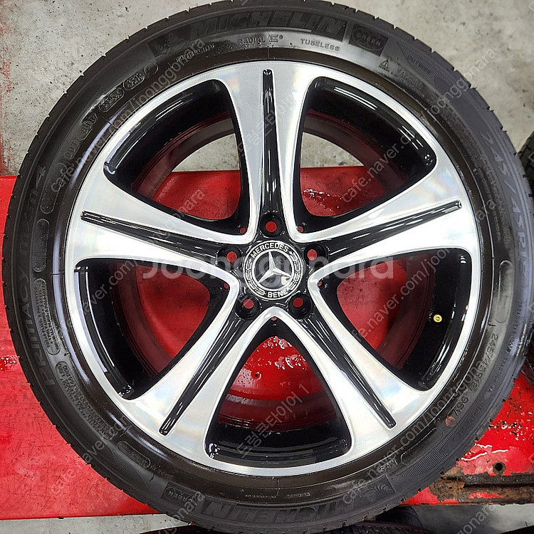 [판매] 벤츠 W213 E클레스 순정 18인치 A급 휠타이어 세트 팝니다--1