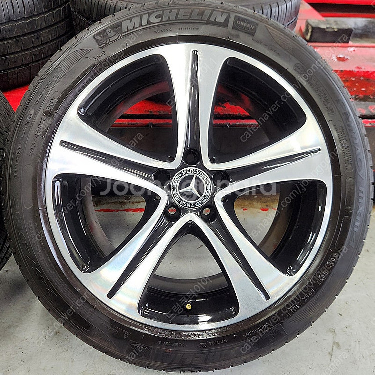 [판매] 벤츠 W213 E클레스 순정 18인치 A급 휠타이어 세트 팝니다--4