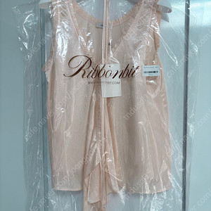 새상품 리본빛 티피 블라우스 tippy blouse