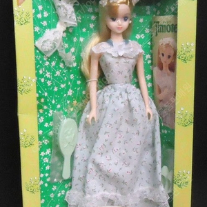 1990년 산들바람에 흔들리는 찰랑찰랑한 헤어 티모테 인형 구합니다