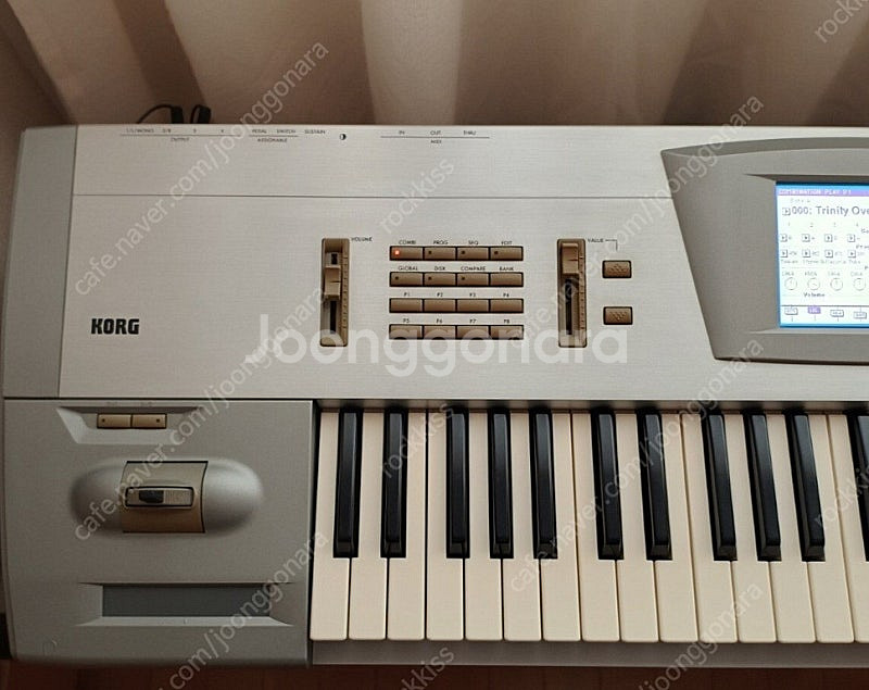 KORG Trinity plus 61건반 신디사이저--1