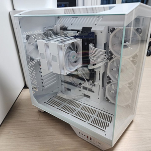 개인) 인텔 i5-14600KF / RTX4060 화이트 고사양 본체 판매합니다.