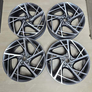 대품X] 80 제네시스 G90 RS4 20인치 순정 컷팅 휠 팝니다.