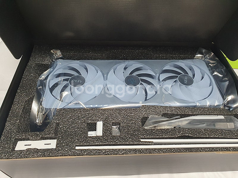 기가바이트 5070ti aero 미개봉--4