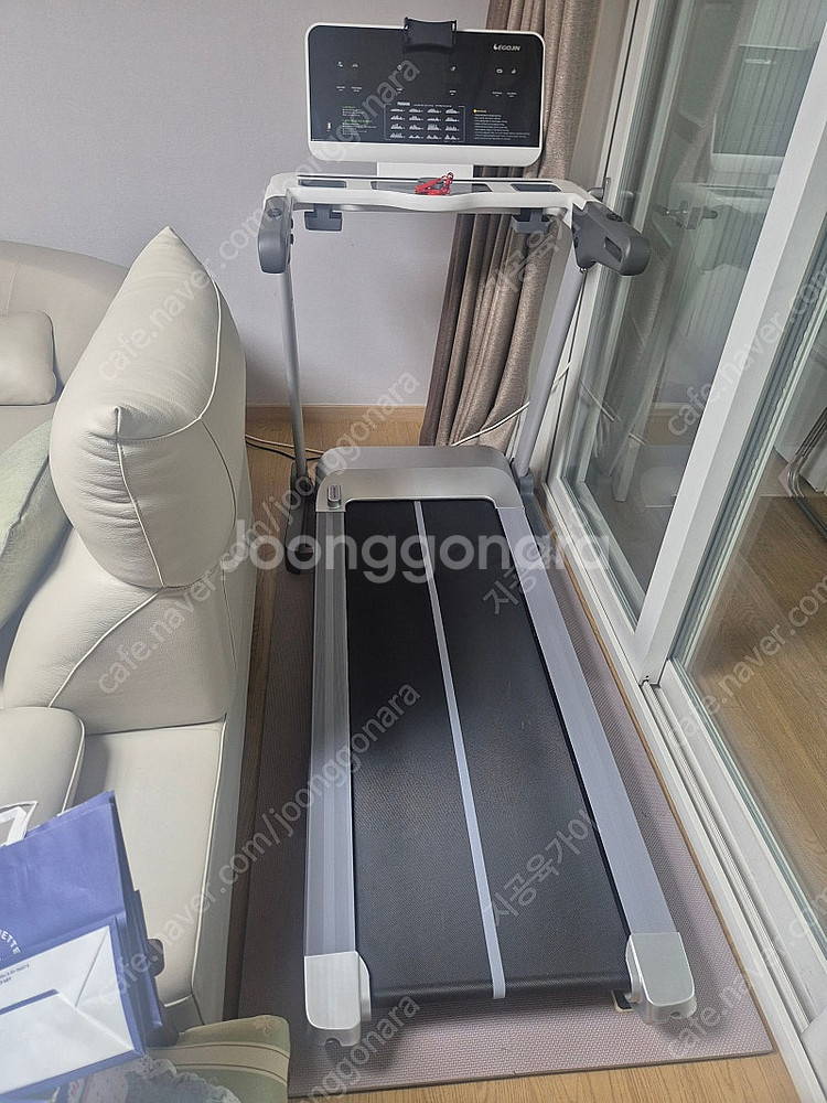 이고진 X4 화이트 런닝머신 판매합니다--1