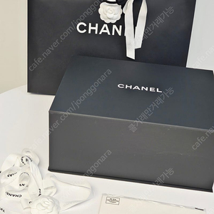 샤넬 가방박스와 구성품들 (대형사이즈)