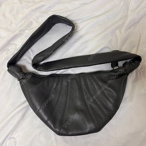 르메르 크로와상 범백 그레인드 소가죽 다크초코 컬러 스몰