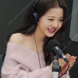 신스덴 오프숄더 핑크 니트 장원영니트 타낫오버듀플레어낫유어로즈더티스플로움그레이스유