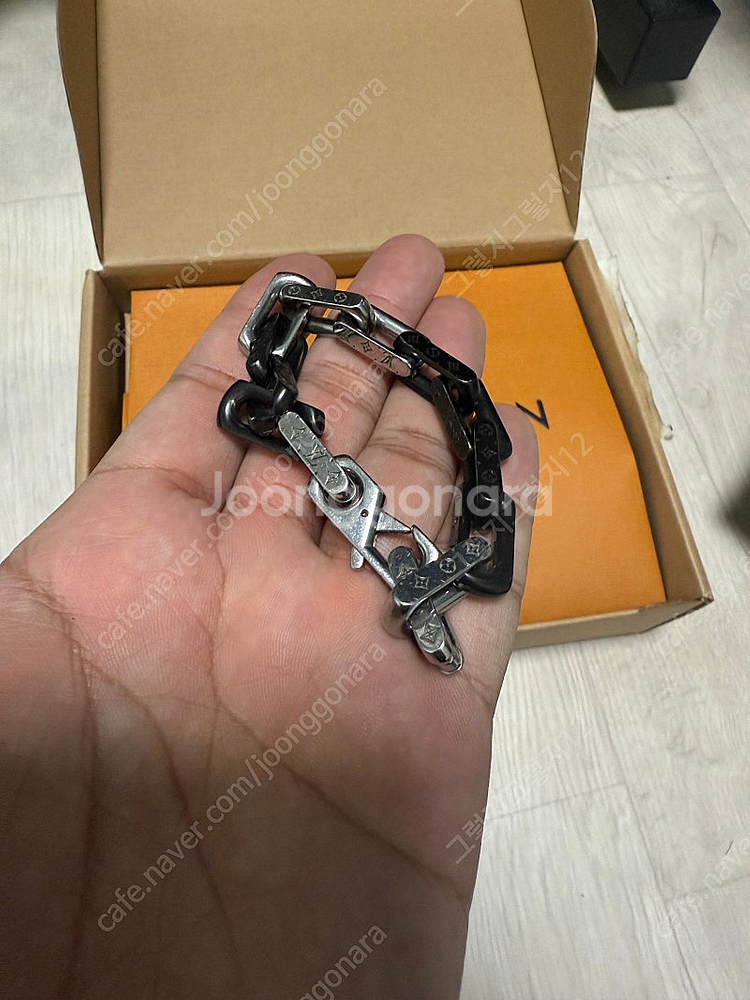 루이비통 버질아블로 모노그램팔찌 m--0