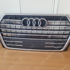 아우디 Q7 4M 2019년식 프론트 그릴 판매
