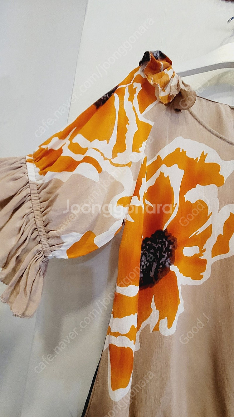 클럽모나코 실크 블라우스--3