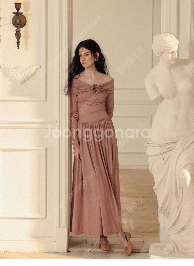 신스덴 루시아 오프숄더 롱원피스 봄가을긴팔원피스 져지원피스 블랑드문로아르메이윤이바나헬싱키주르티쥴리앤칼라아비에무아브라...--1