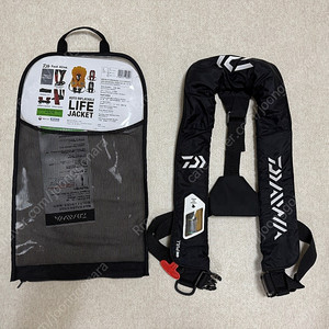 다이와 구명조끼 착용 10회미만 (12만원)