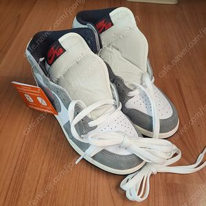 [새상품]조던 1 레트로 하이 OG 블랙 앤 스모크 그레이(230,235)