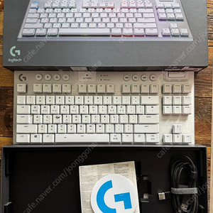 로지텍 G913 TKL 화이트 갈축 키보드 판매합니다