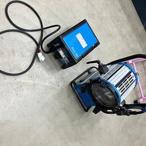 라이트스타 헤드 hmi 1200w + arri 아리 밸러스타 575/1200
