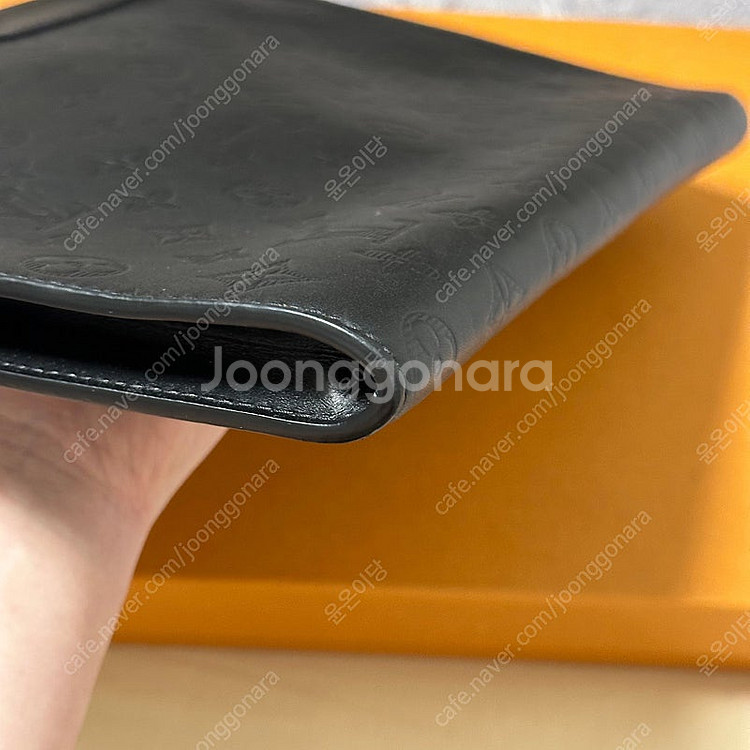 [풀구성] 루이비통 쉐도우 도큐먼트 포쉐트 주르 클러치--4