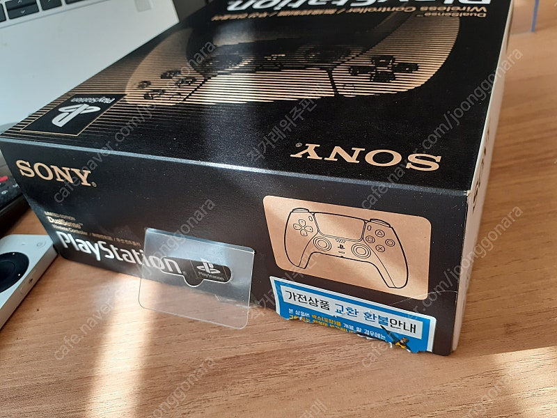 PS5 듀얼센스 30주년 에디션 판매합니다.--3