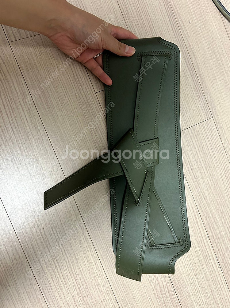 로에베 게이트 벨트 올리브 L사이즈--2
