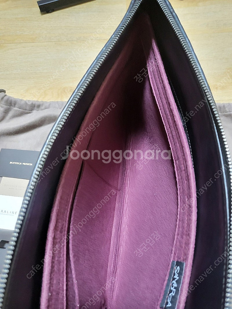 보테가 베네타 인트레치아토 블랙(L) 클러치백 급처합니다.--1