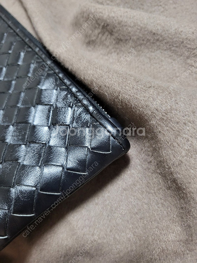 보테가 베네타 인트레치아토 블랙(L) 클러치백 급처합니다.--3