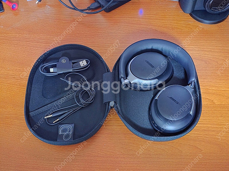 qc울트라 헤드폰 블랙색상 판매합니다.--1