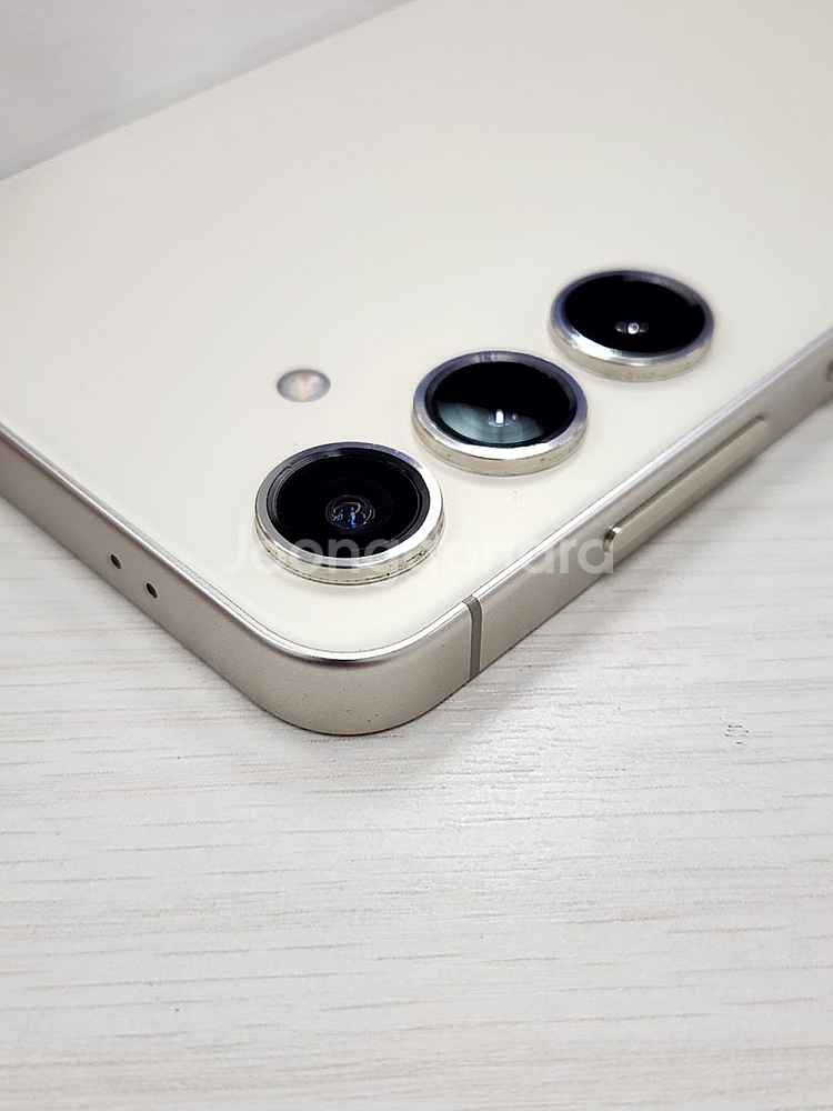 갤럭시 S24 옐로우색상 256용량 상태너무좋은 무잔상 단말기 50만 판매합니다--6