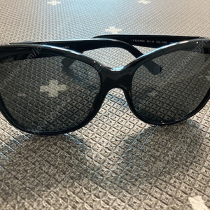 Loewe 로에베 여성 선글라스 SLW 900G COL 0700 정품 팝니다.