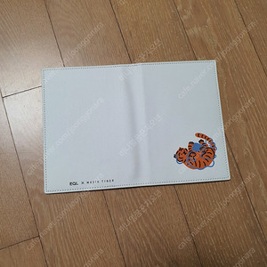 무직타이거 여권케이스