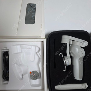 DJI OM4 SE 오즈모 스마트폰 짐벌 팝니다.