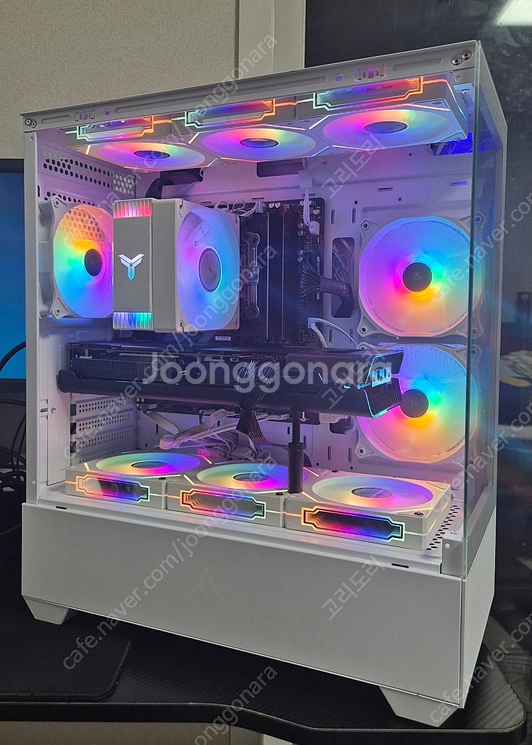 개인)최신 라이젠 9600X , RX6800 고사양 게...--0