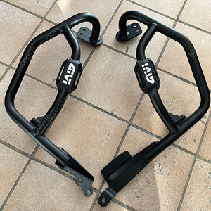 S1000XR Givi 엔진가드 팝니다.(기비)