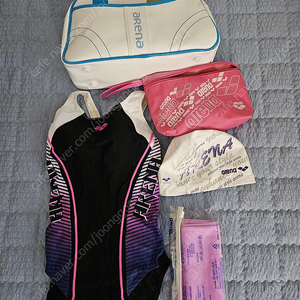 아레나 여성 수영복 사이즈 90-95